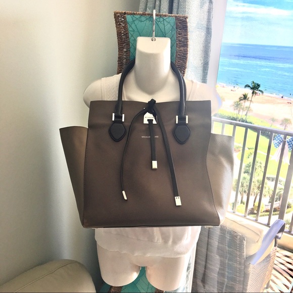 Michael Kors Collection Handbags - Michael Kors Collection Miranda Large Leather Tote